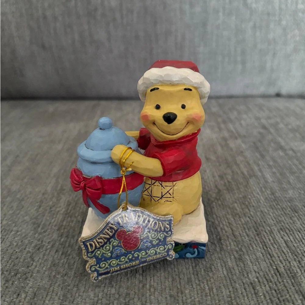 Disney Winnie the Pooh Statue Holiday Hunny Showcase Collection Christmas Figure